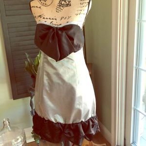 Super cute strapless cocktail dress! ⭐️4 for 20⭐️